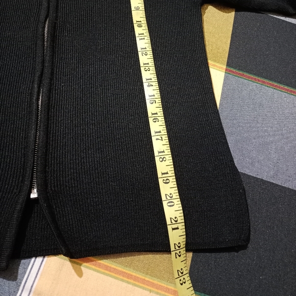 Collared Sweater top - preloved - Picture 3 of 9